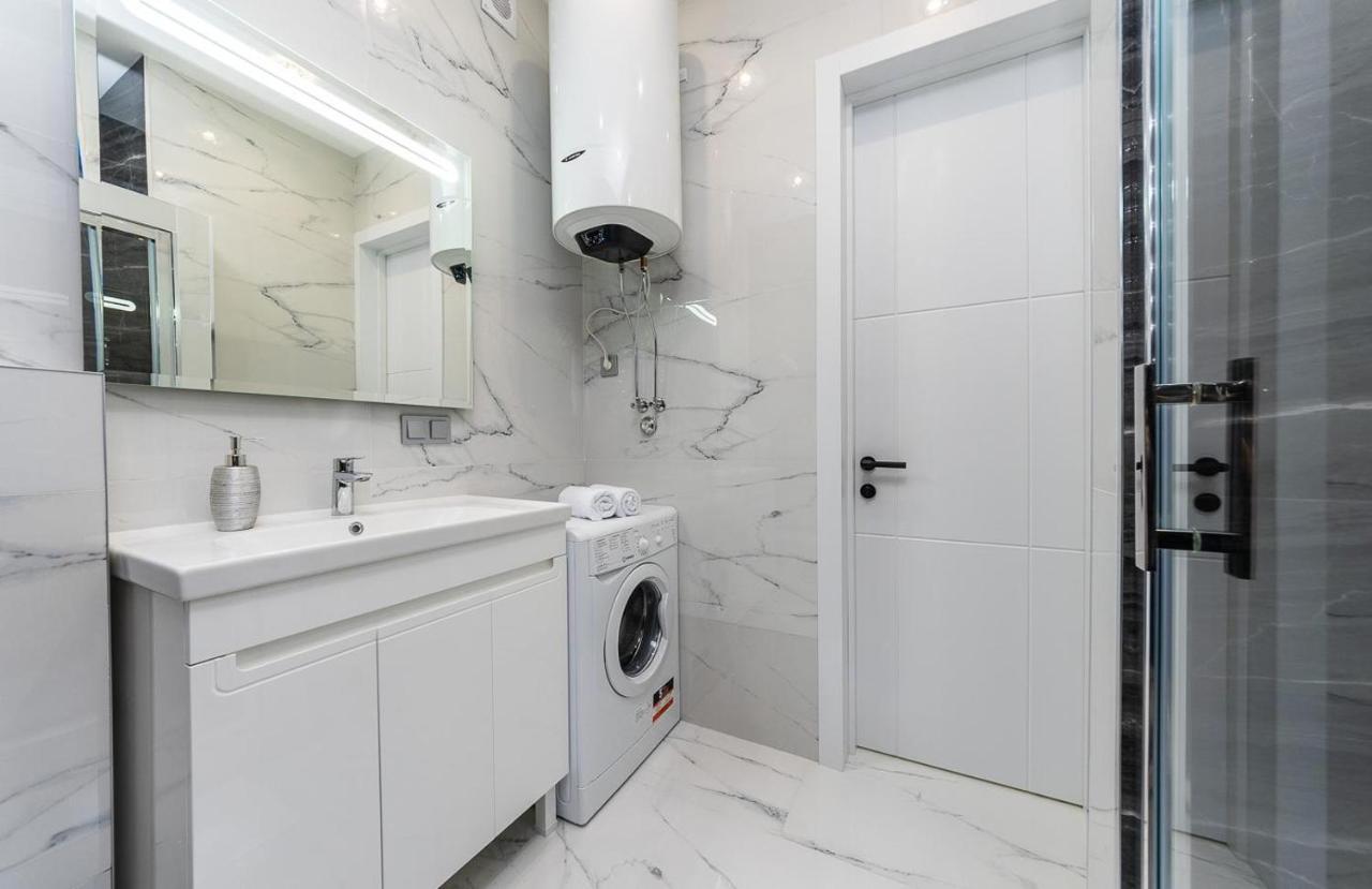קייב Fashionable Apartments. Smartplaza Metro Minskaya. Obolon מראה חיצוני תמונה