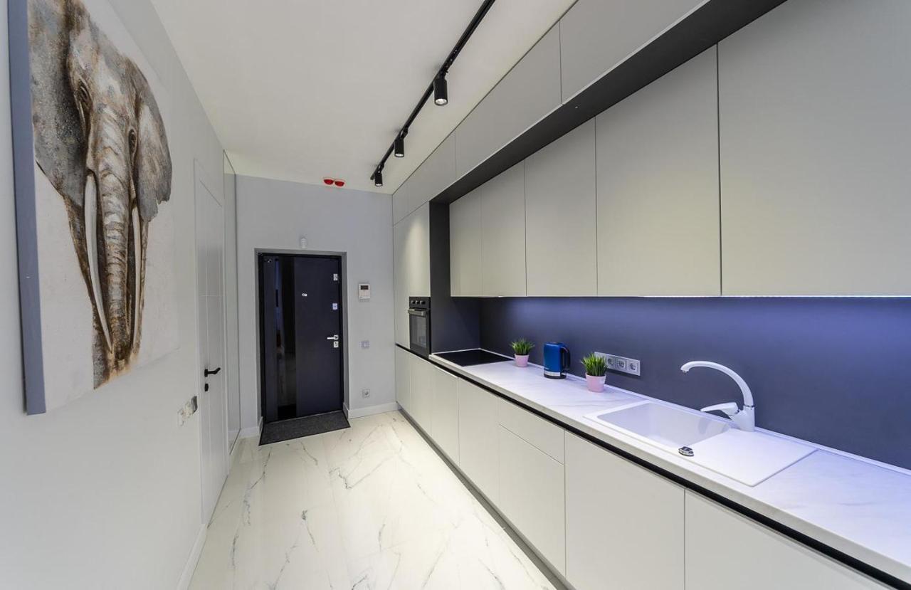 קייב Fashionable Apartments. Smartplaza Metro Minskaya. Obolon מראה חיצוני תמונה